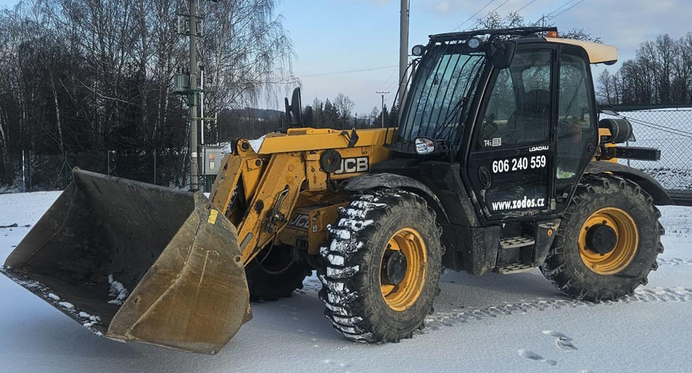 Nakládka lopatou o objemu 1,3 m³ 