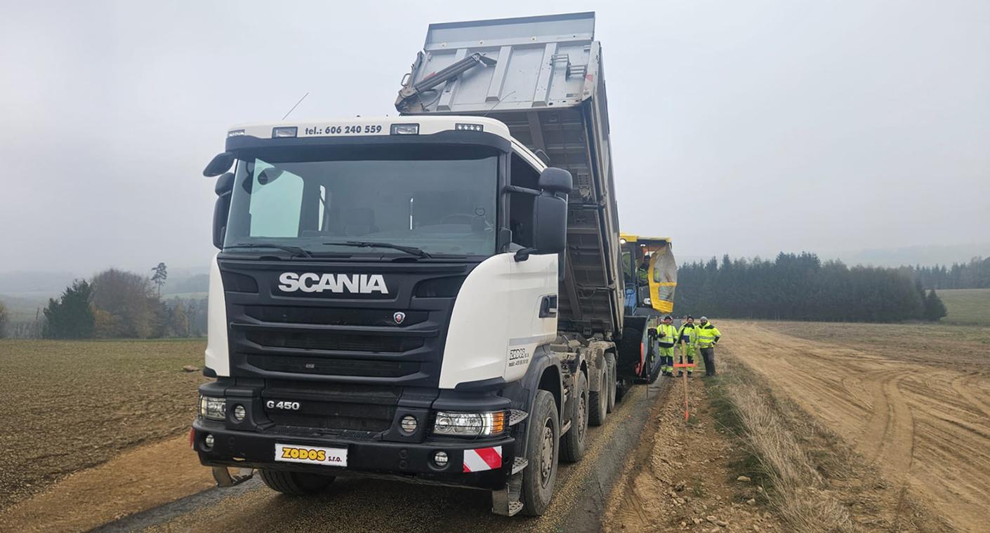 Scania 17,5t, 8x4 s korbou Bormatic